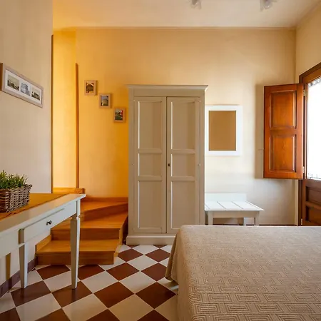 Le Tre Dimore Historic Homes * Borgagne